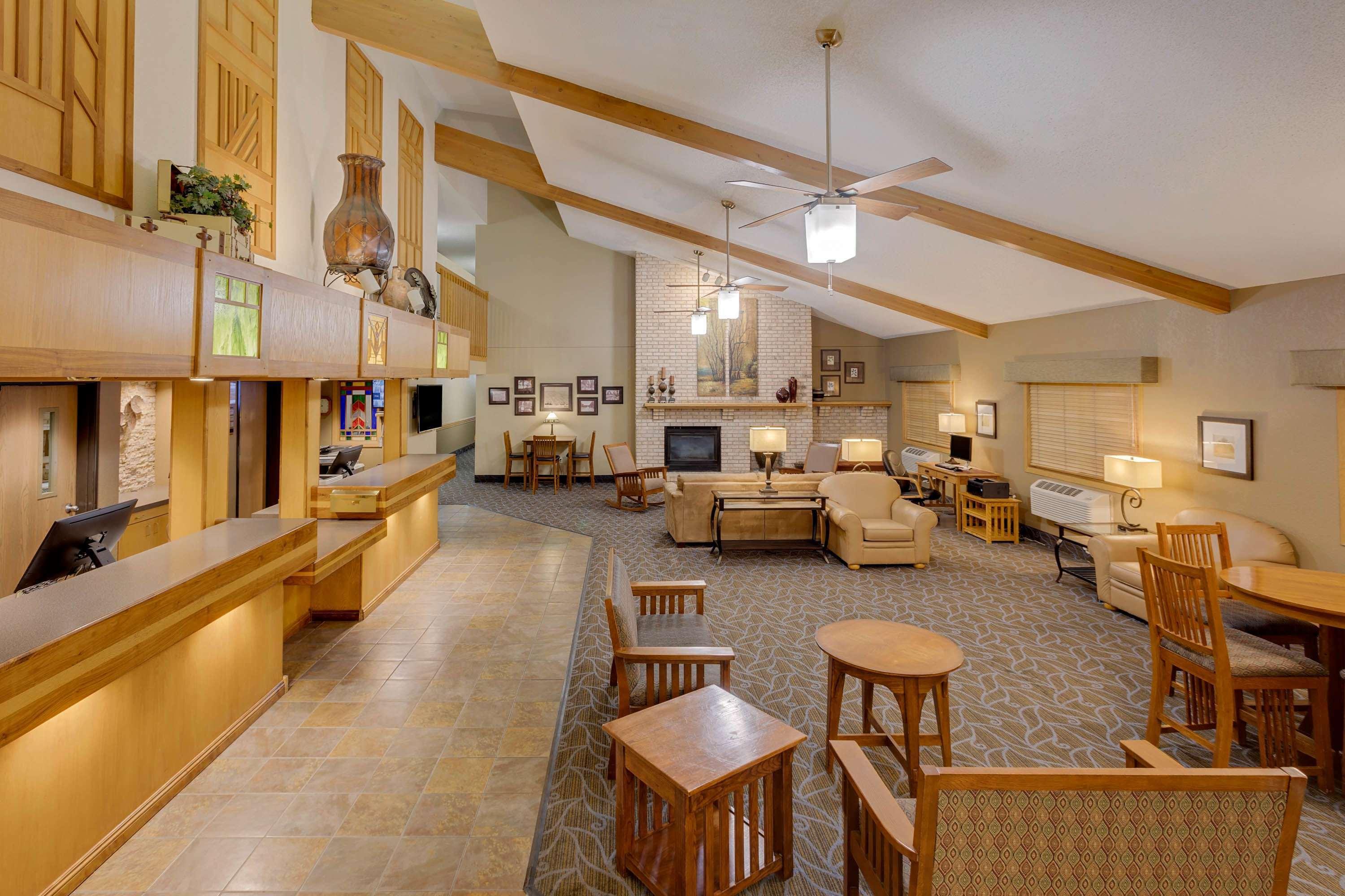 Baymont By Wyndham Owatonna Hotel Exterior photo
