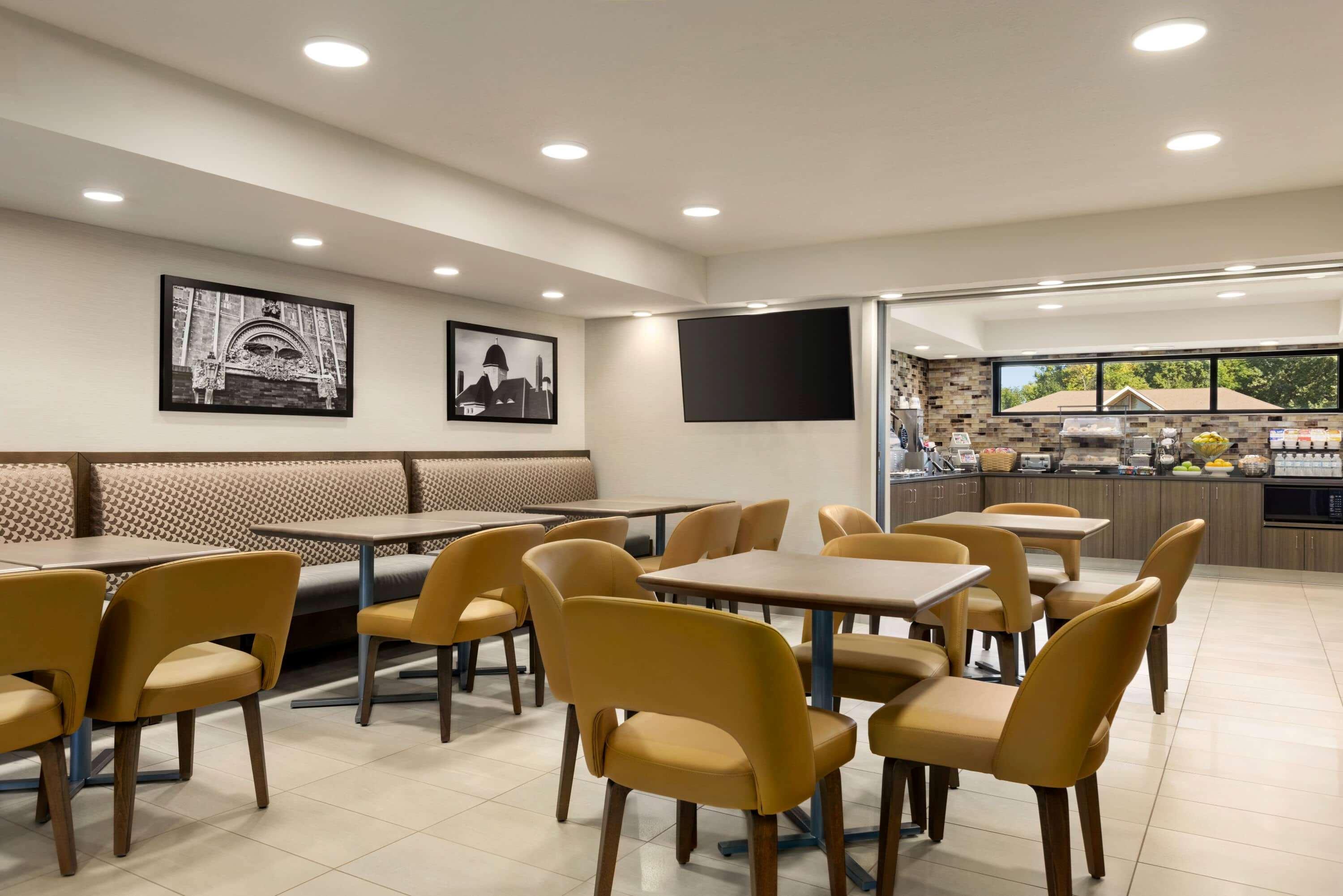 Baymont By Wyndham Owatonna Hotel Exterior photo