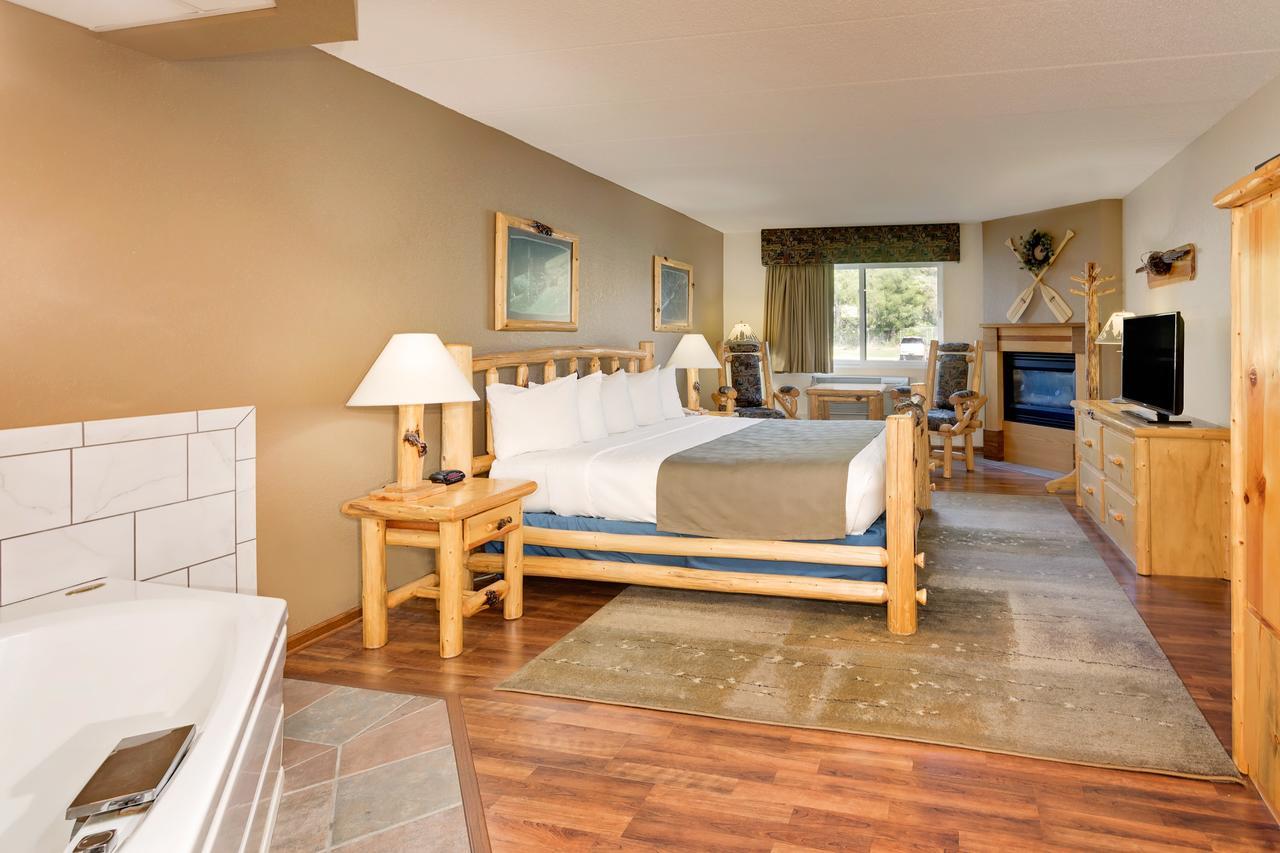Baymont By Wyndham Owatonna Hotel Exterior photo